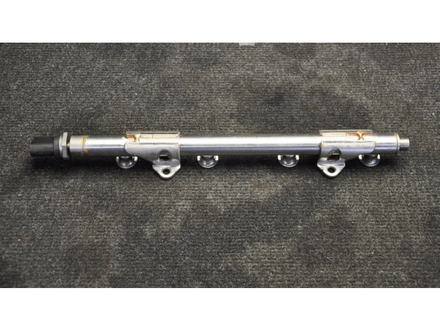 Топливная рампа 04E133320D   Volkswagen PASSAT B8  