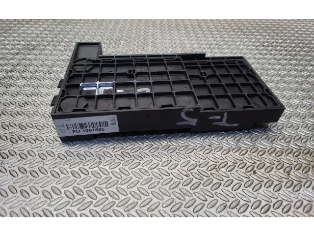 Pojistková skříňka 7H6970187FD Volkswagen Transporter - Caravelle T5 2008