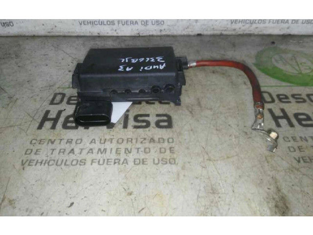 Блок предохранителей 1J0937550, 0090012 Audi A3 S3 8L