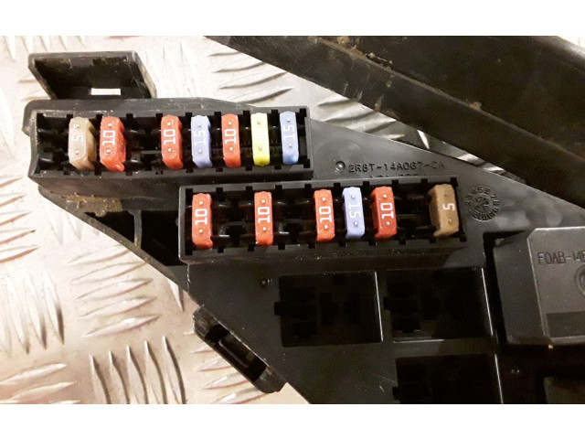 Блок предохранителей 2R8T14A067CA Jaguar S-Type