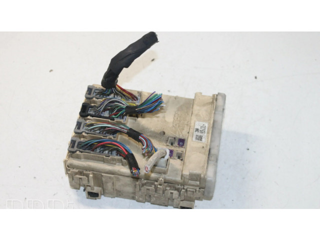 Блок предохранителей  8922102331   Toyota Auris E180    