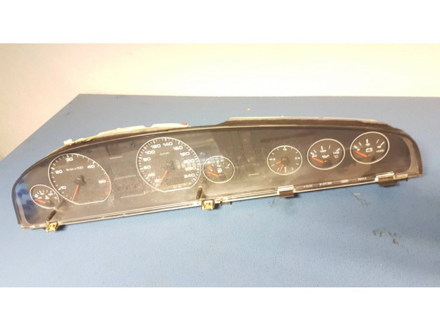 Přístrojová deska Audi A6 S6 C4 4A 1994 88311219