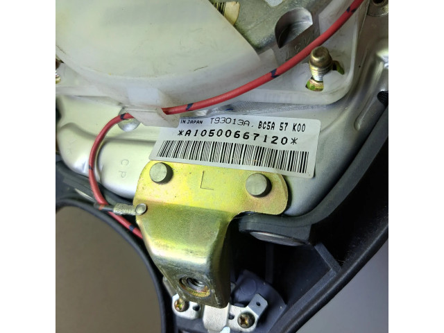 Подушка безопасности водителя T93013A, BC5A57K00 Mazda 323