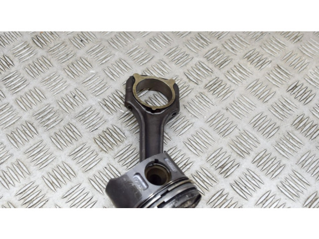 Píst A6110300320, A6110300717 Mercedes-Benz C W203 pro naftový motor 2.2 OM 611.962