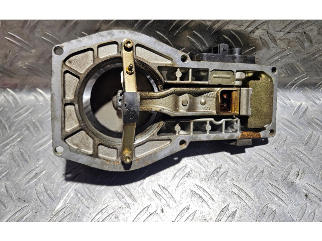 Топливная рампа 0438121073, 034133353N Audi 80 90 B3