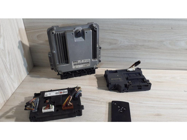 Řídící jednotka 237102213R, 284B15639R   Renault Clio IV 2015