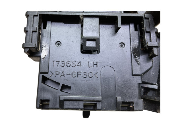 Ручка стеклоочистителей 84652, 173799 Toyota Corolla Verso E121