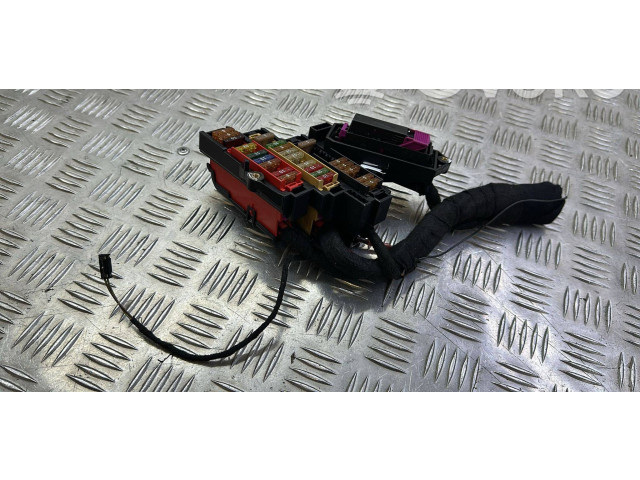   Pojistková skříňka 4E0906230   Audi Q7 4L 2014