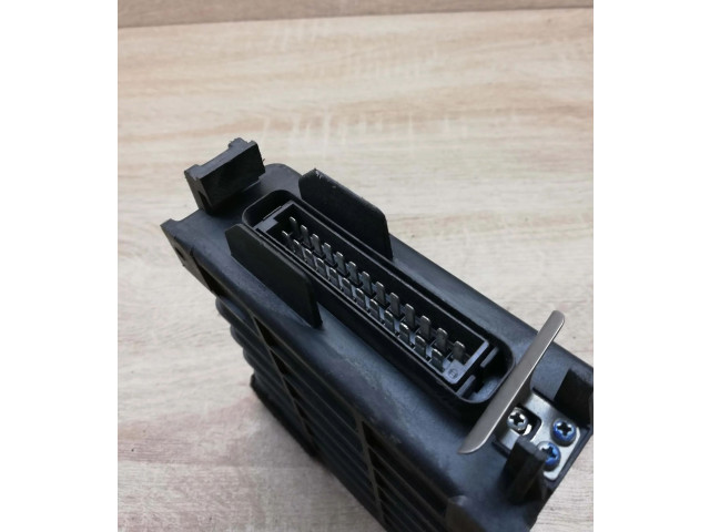 Řídící jednotka 811906264, 0280800104 Audi 80 90 B3 1986