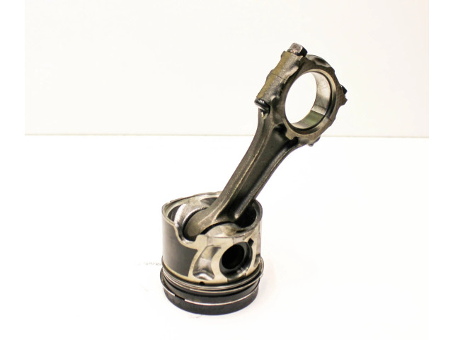 Píst 69012E24B Opel Astra J