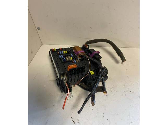 Блок предохранителей 30728512, 28017881 Volvo V70