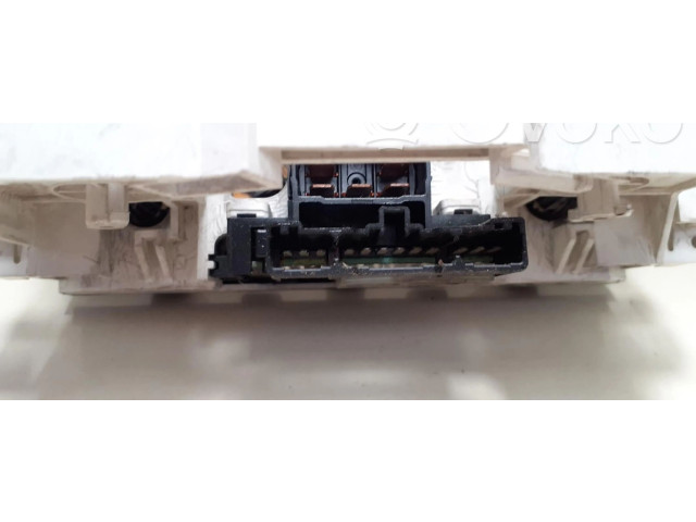 Блок управления климат-контролем MR398658 Mitsubishi Space Wagon