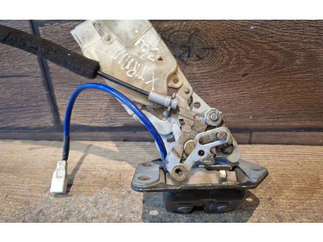 Замок багажника 905508H300, 0892058A Nissan X-Trail T30 2001 - 2007 года