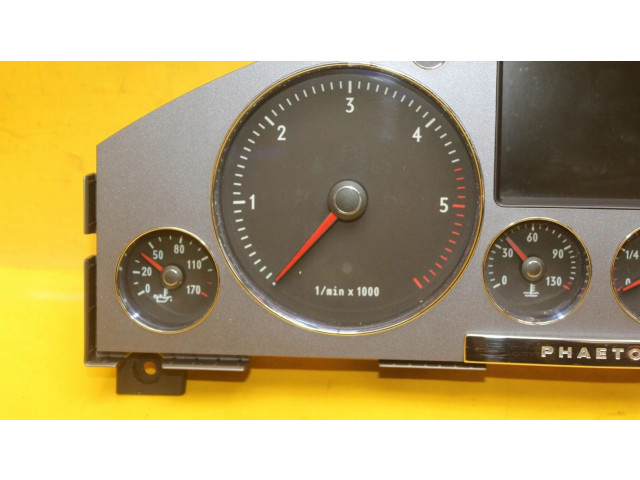 Панель приборов 3D0920982P Volkswagen Phaeton