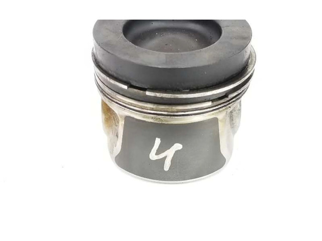 Поршень с шатуном 03L107065J, 03L107065J Volkswagen Golf VI