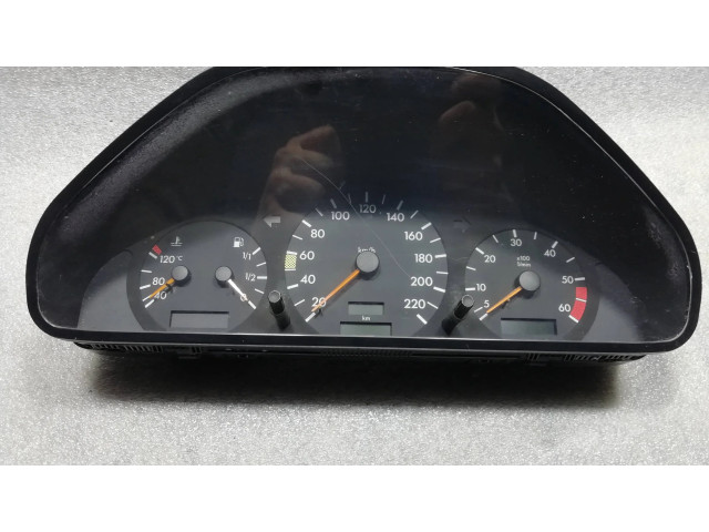 Панель приборов 2025405611   Mercedes-Benz E W210       