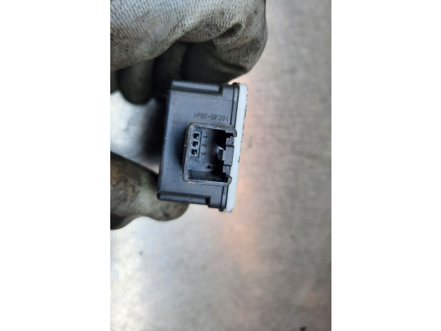 Zámek zadních dveří 30797900, 30797900 Volvo V70 2007