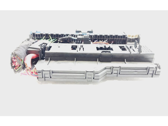 Блок предохранителей 8364542   BMW X3 E83    