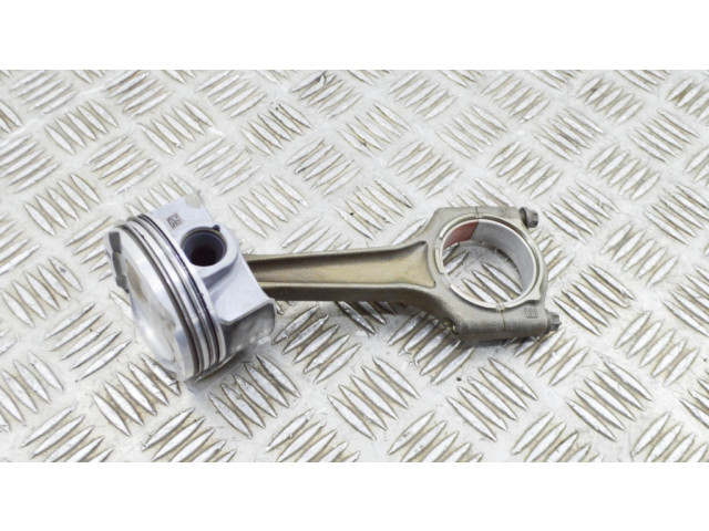 Píst 8571012, 8473776   BMW X4 G02  pro benzínový motor 2.0  