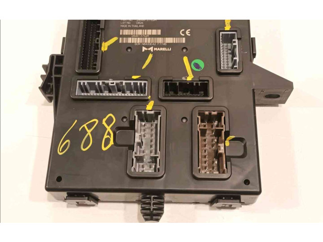 Блок предохранителей  284B04064R   Dacia Sandero III    