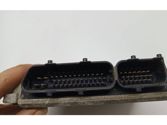 Блок управления двигателя 038906018GN, 28SA4071 Skoda Octavia Mk1 (1U)