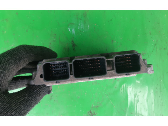 Блок управления двигателем ECU