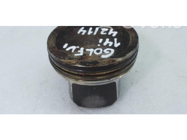 Поршень 15R1 Volkswagen Golf VI