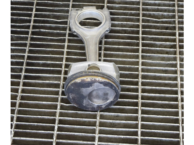 Píst 94810305821, 94810301922 Porsche Panamera (970) pro benzínový motor 3.6