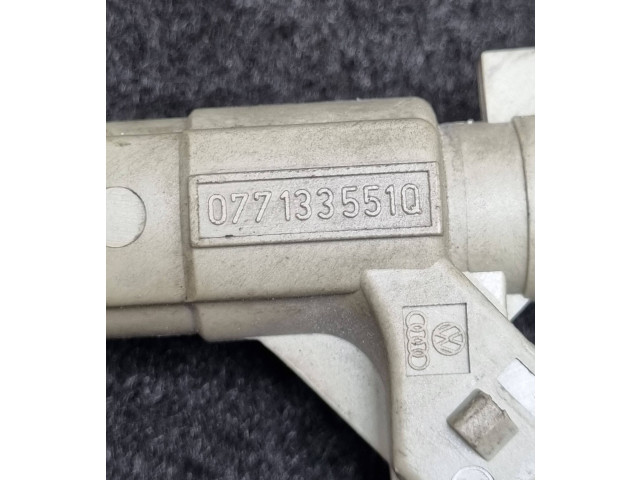 Vstřikovač 077133551Q, 0280155988 Audi A8 S8 D2 4D