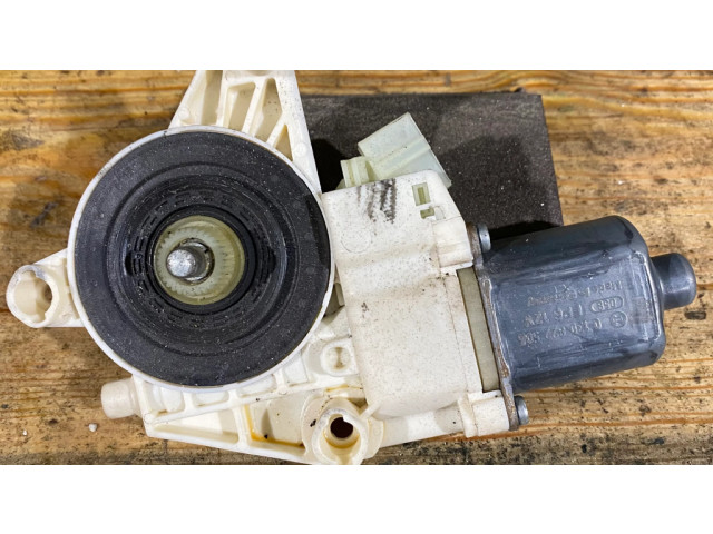 Задний двигатель механизма для подъема окон