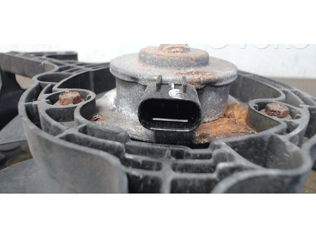 Вентилятор радиатора         Mitsubishi Carisma 