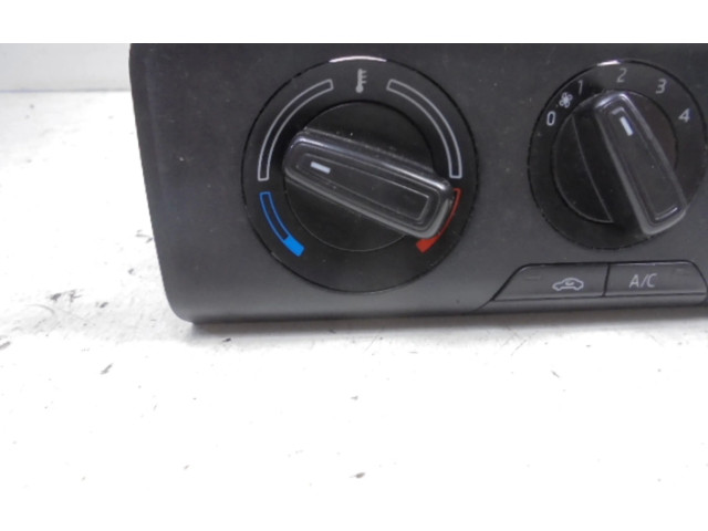 Блок управления климат-контролем Skoda Fabia Mk3 (NJ)