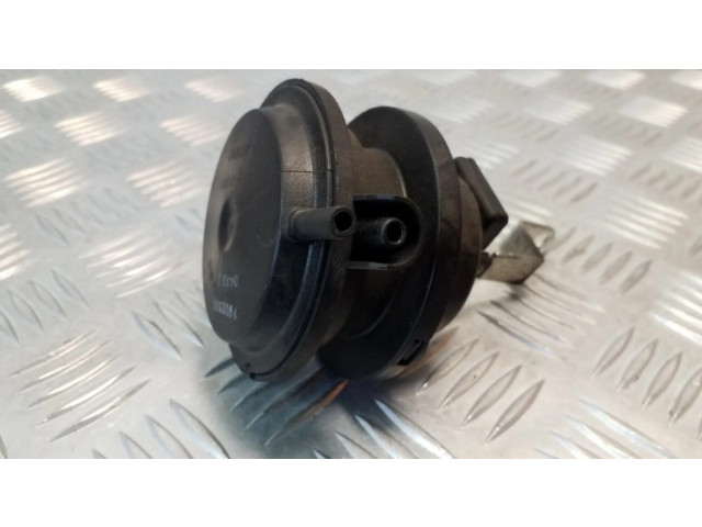 Другая деталь отсека двигателя