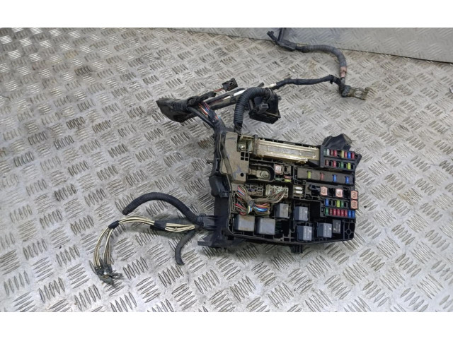 Pojistková skříňka Toyota Avensis T270 2013