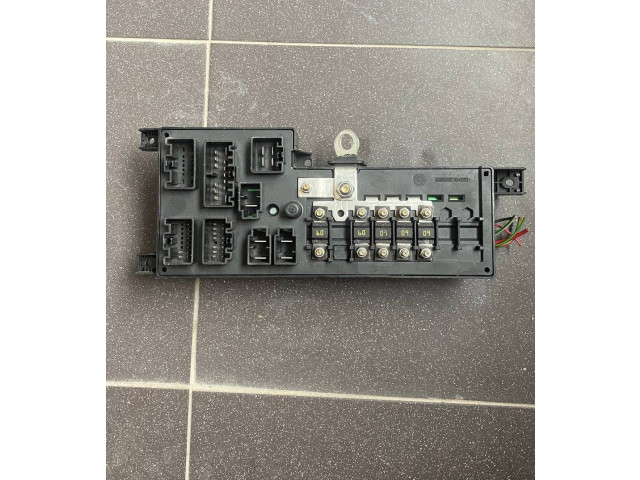 Блок предохранителей    8637841, 518717004   Volvo V70
