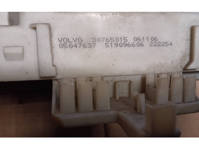Pojistková skříňka 519096606 Volvo S40 2007