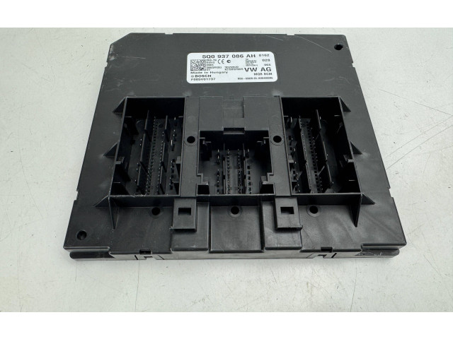 Блок комфорта 5Q0937086AH, F005V01737 Skoda Octavia Mk3 (5E)