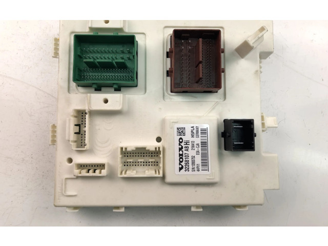 Блок комфорта 32268107AB Volvo XC40