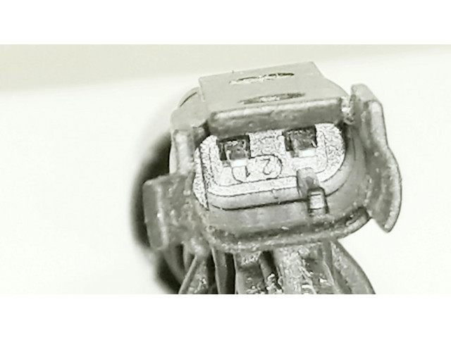 Vstřikovač 7597870, 13647597870 BMW 5 F10 F11 pro benzínový motor 3.0