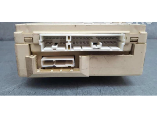 Блок предохранителей 4606292 Chrysler Stratus