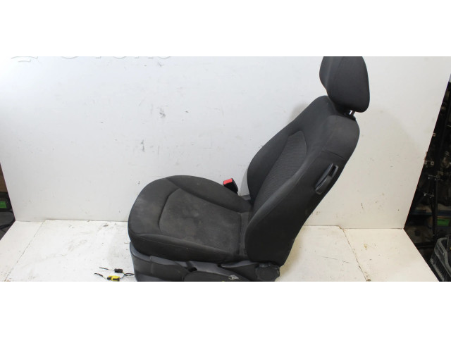 Переднее сиденье водителя