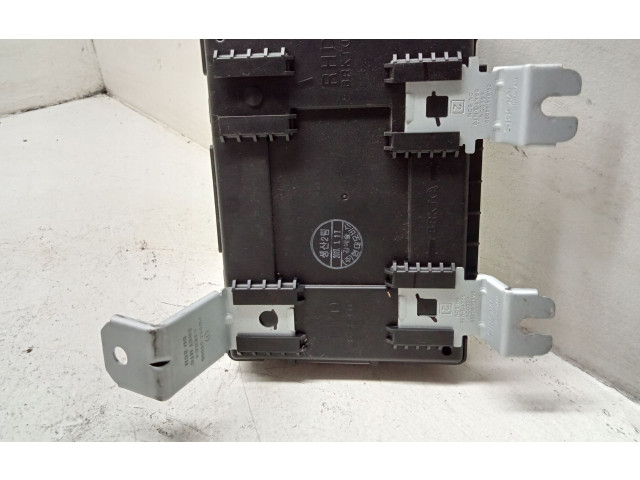 Pojistková skříňka Řídící jednotka BSM 954002WHZ0 Hyundai Santa Fe 2013