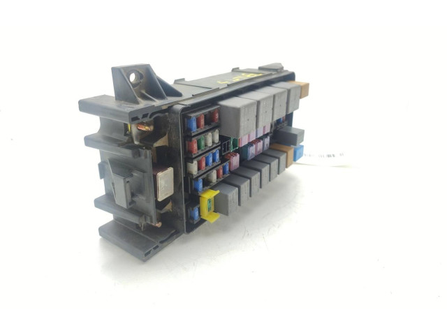 Блок предохранителей 911613E010 KIA Sorento
