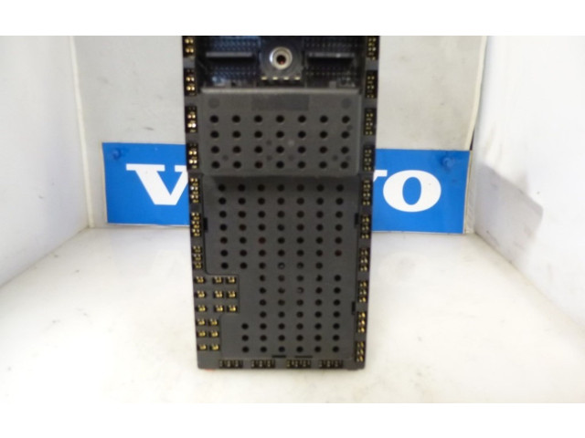 Блок предохранителей 8645410, 8645410 Volvo V70