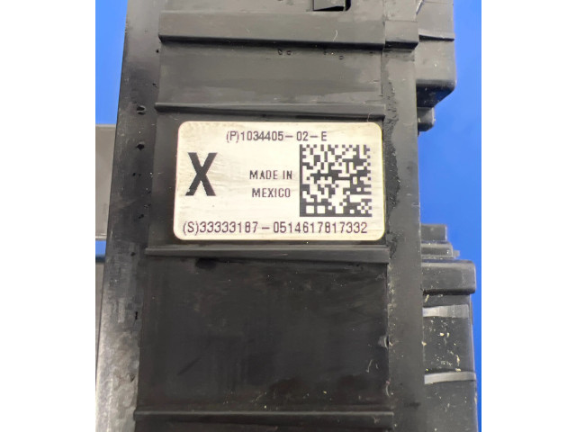 Блок предохранителей 1034405-00-E, 0514617817332   Tesla Model X    