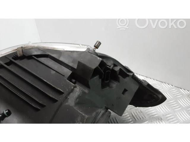 Передняя фара  