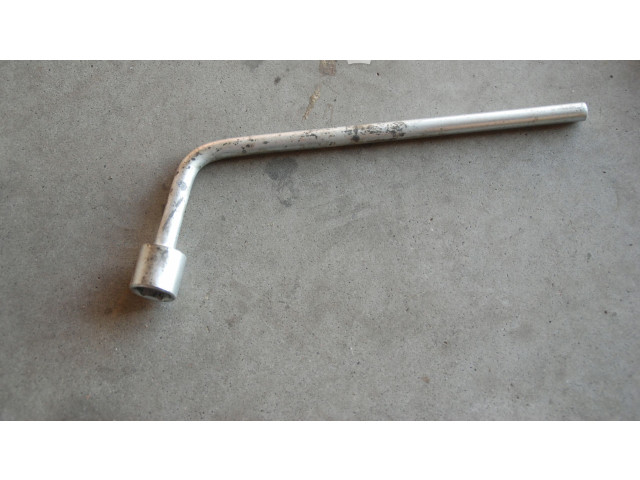 Přístrojová deska Mitsubishi Pajero 2004 200KM