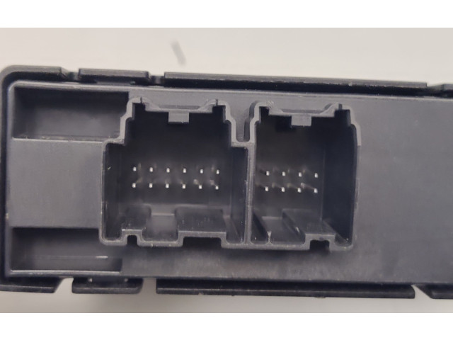 Блок управления парковки 068403887AB   Ram 1500