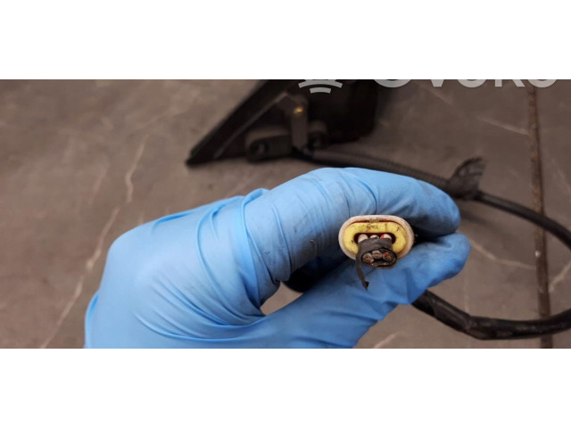 Zpětné zrcátko Nissan Bluebird 1989