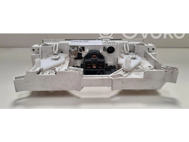 Блок управления климат-контролем MR398658 Mitsubishi Space Wagon